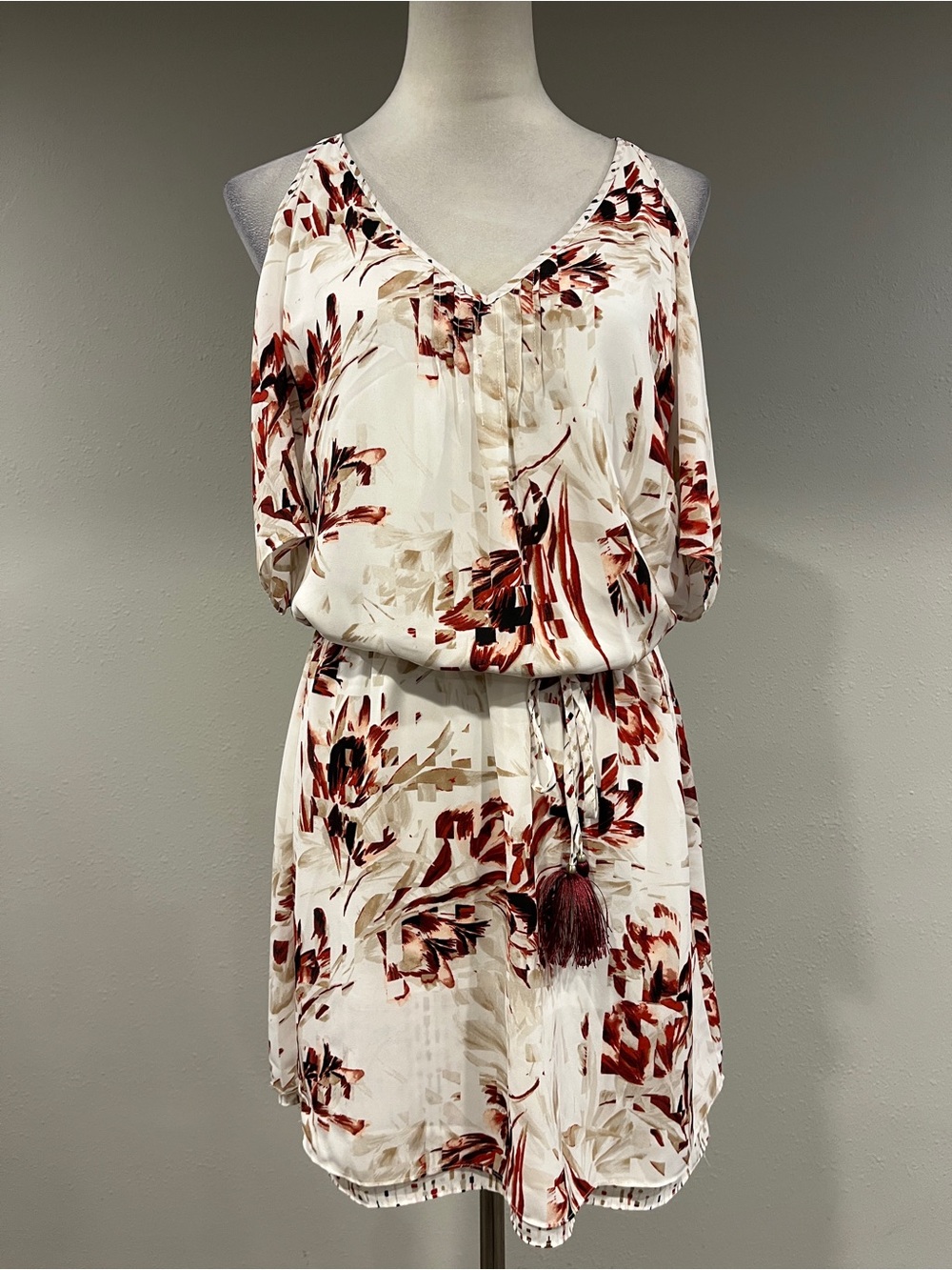 WHBM Floral Cold-Shoulder short sleeves V-Neck mini Dress size 2